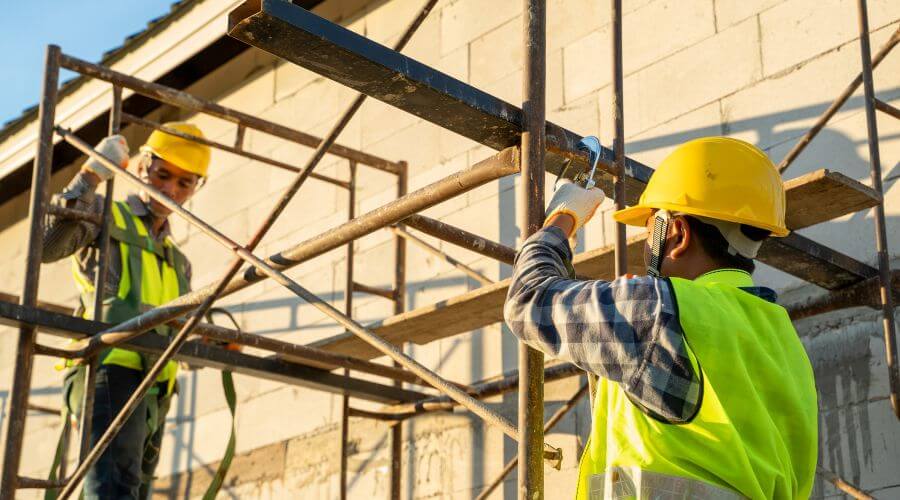 Professional gutter cleaning in Altonah, UT